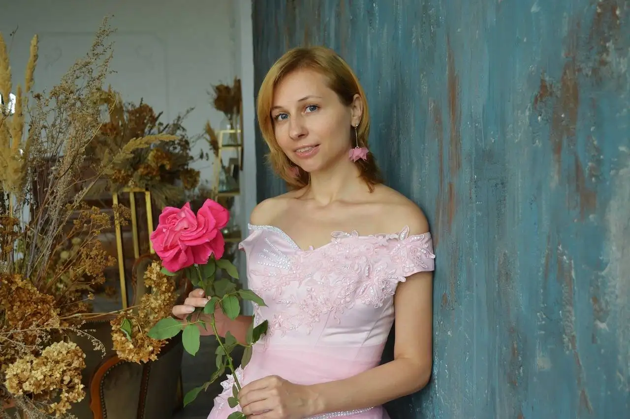 Fashion and Sustainability: The Role of Vegan Leather Alternatives